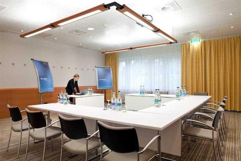 Novotel Zürich Airport Messe Hotel