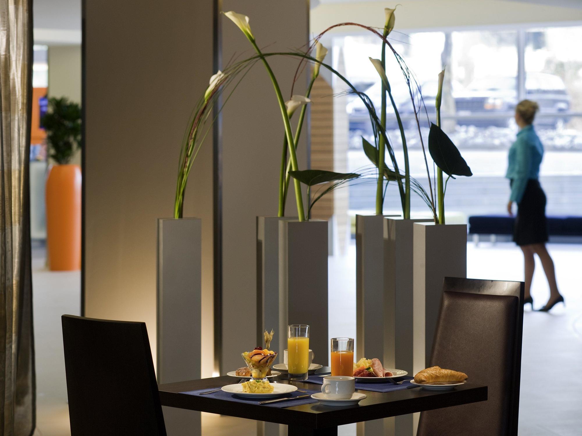 Hotel Novotel Zürich Airport Messe 4*
