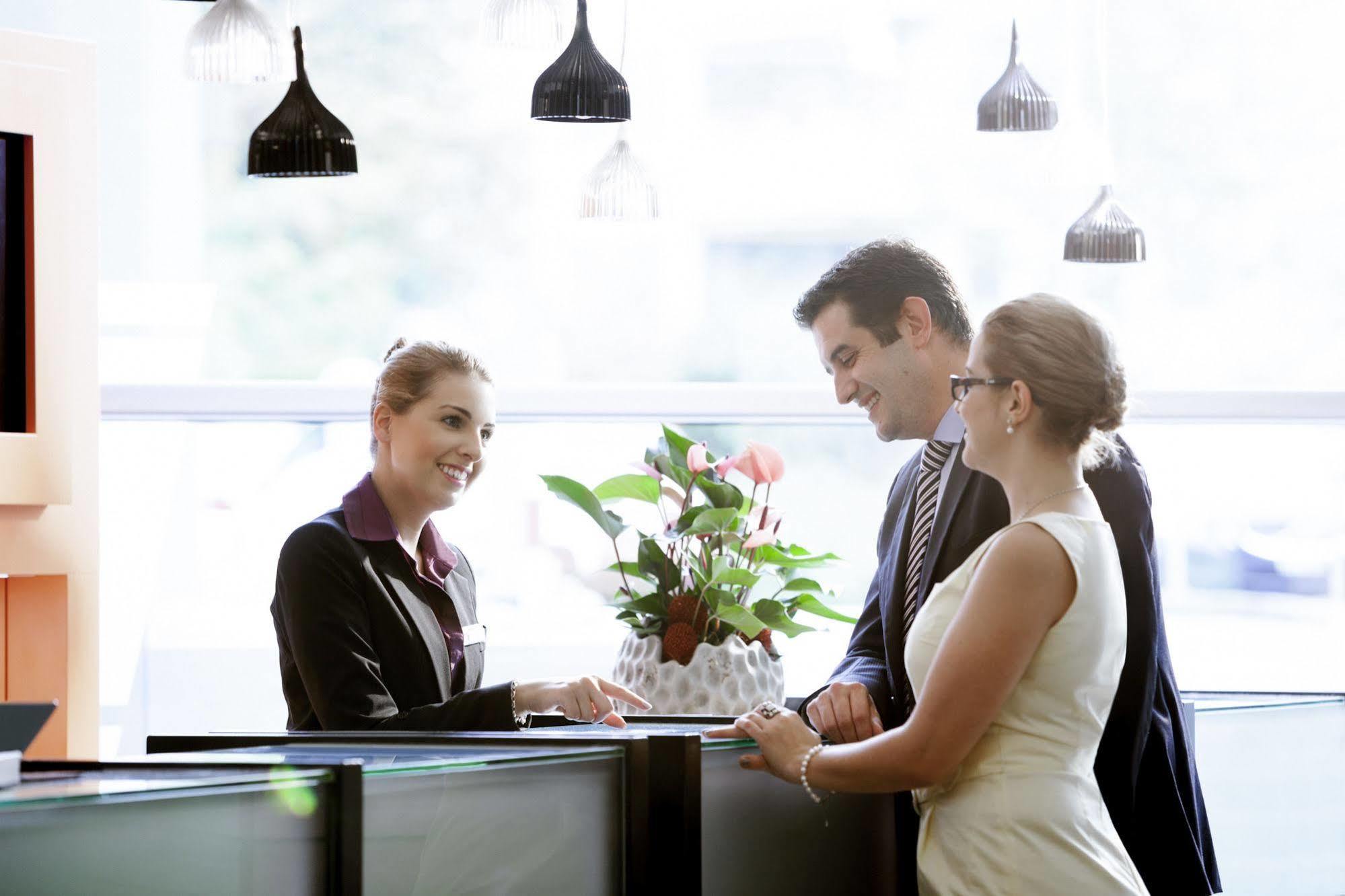 Hotel Novotel Zürich Airport Messe 4*